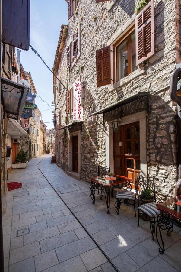 Old Town Apartments In Umag Exterior foto