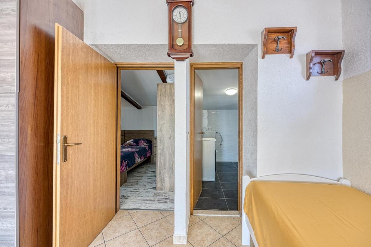 Old Town Apartments In Umag Exterior foto