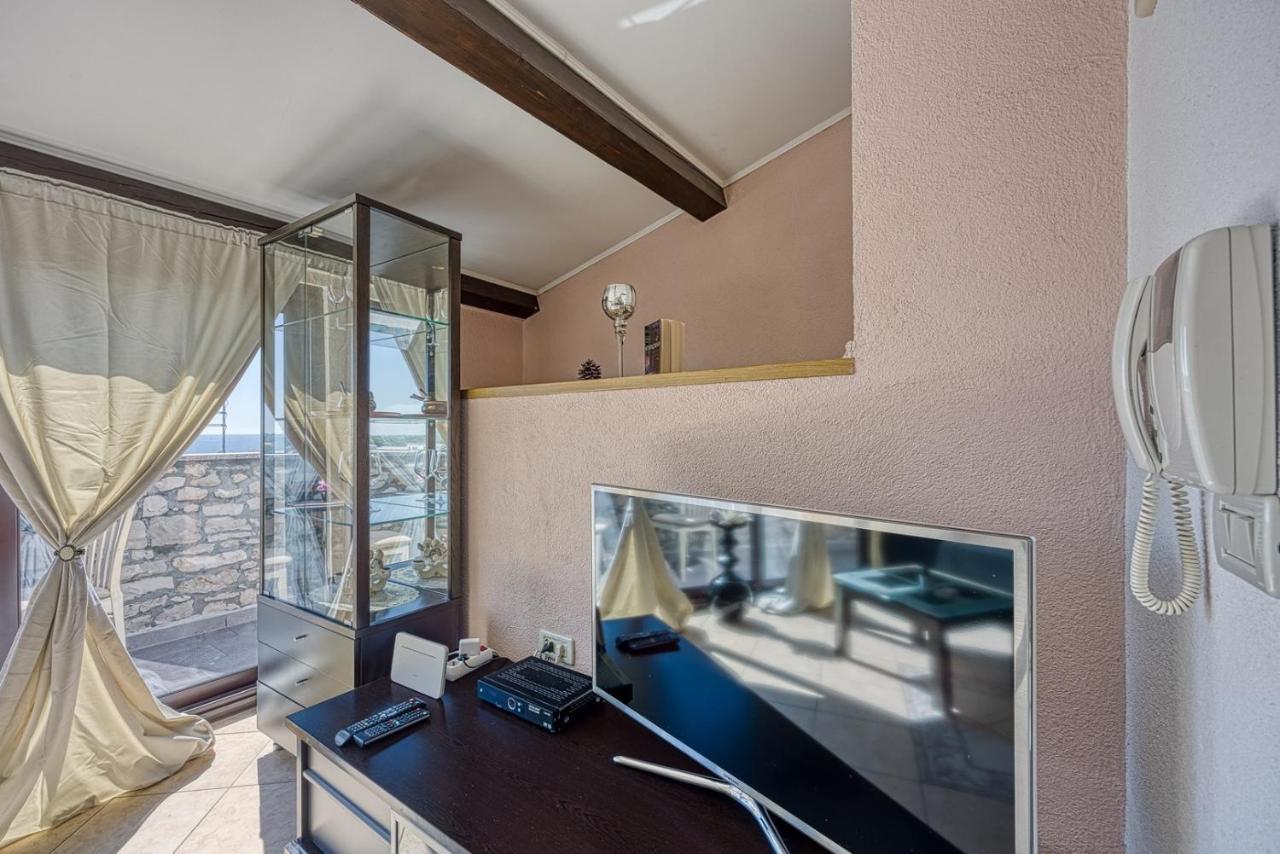 Old Town Apartments In Umag Exterior foto